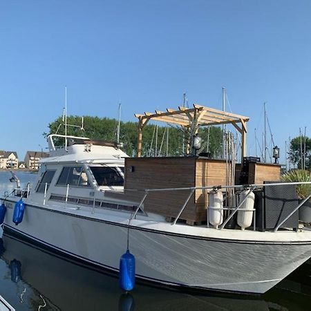 Magnifique Bateau Maison Hotel Ouistreham Buitenkant foto