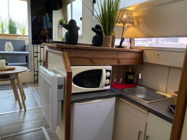Magnifique Bateau Maison Hotel Ouistreham Buitenkant foto