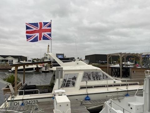 Magnifique Bateau Maison Hotel Ouistreham Buitenkant foto