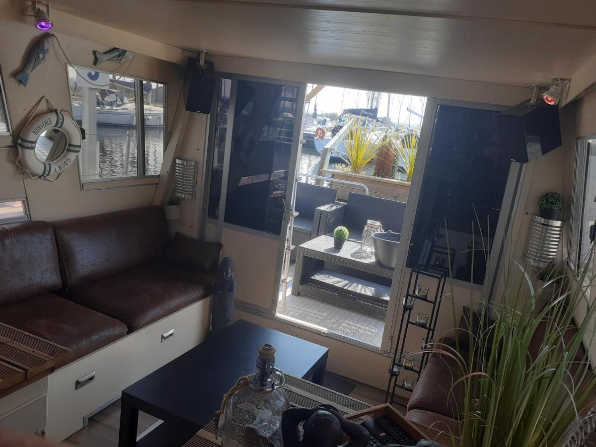 Magnifique Bateau Maison Hotel Ouistreham Buitenkant foto